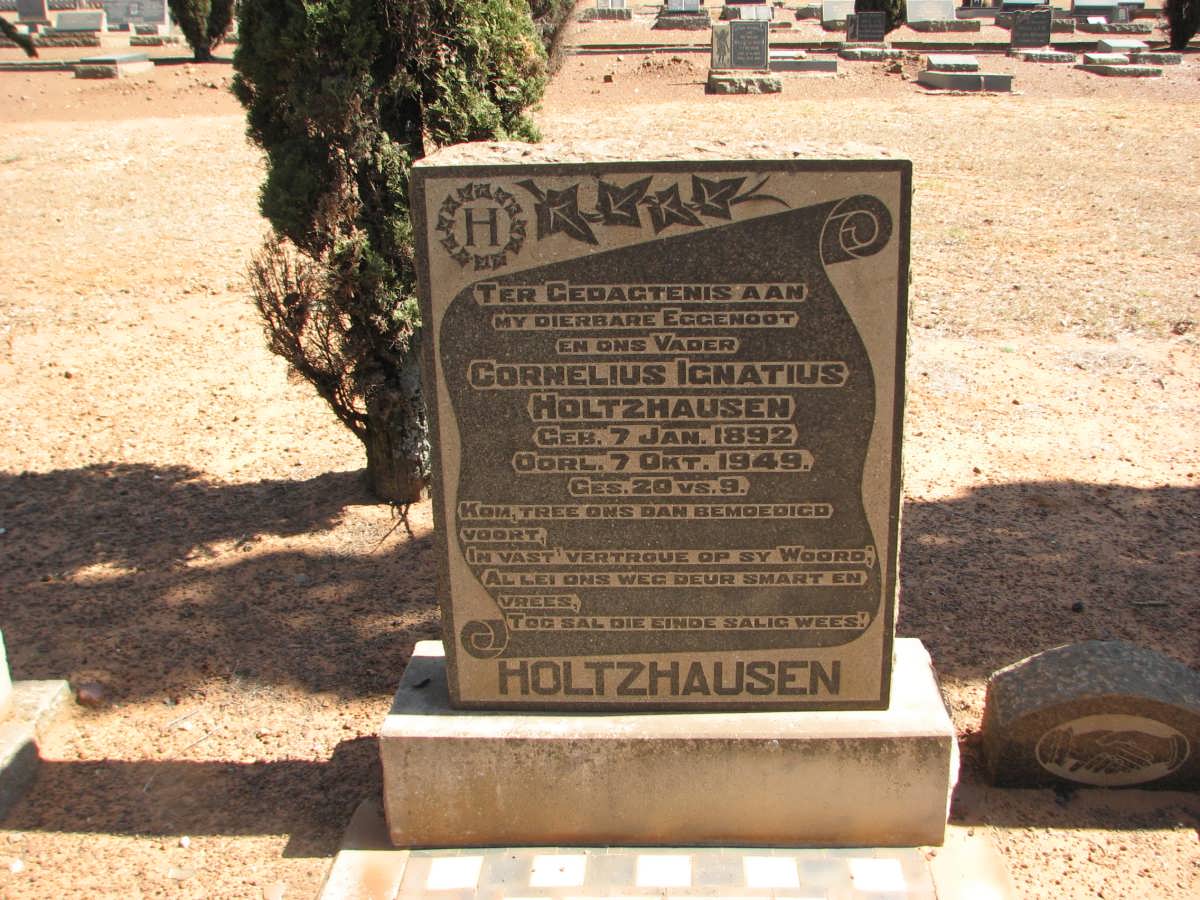 HOLTZHAUSEN Cornelius Ignatius 1892-1949 & Maria A.E. nee GOUWS 1894-1963 #1