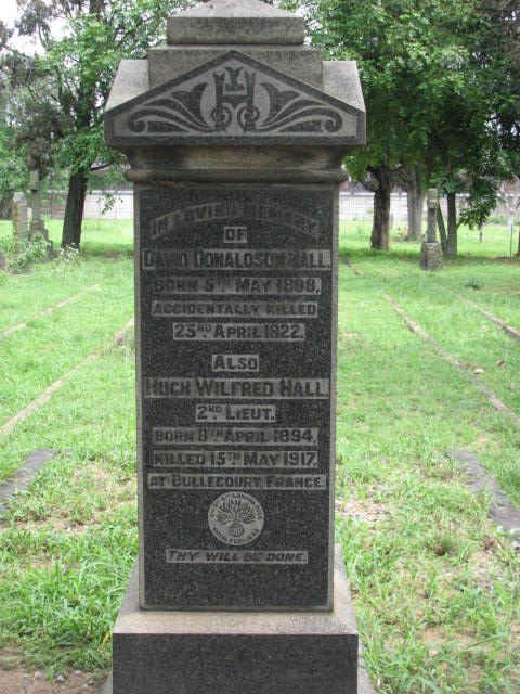 HALL David  Donaldson 18?8-1922 :: HALL Hugh Wilfred 1894-1917
