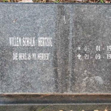 HUYSSTEEN Willem Schalk Hertzog, van 1920-1984 &amp; Johanna Elizabeth 1927-2004 