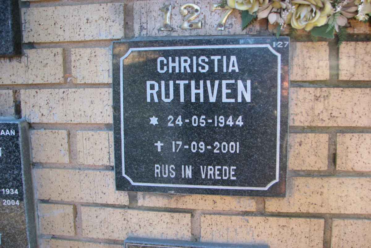 RUTHVEN Christia 1944-2001