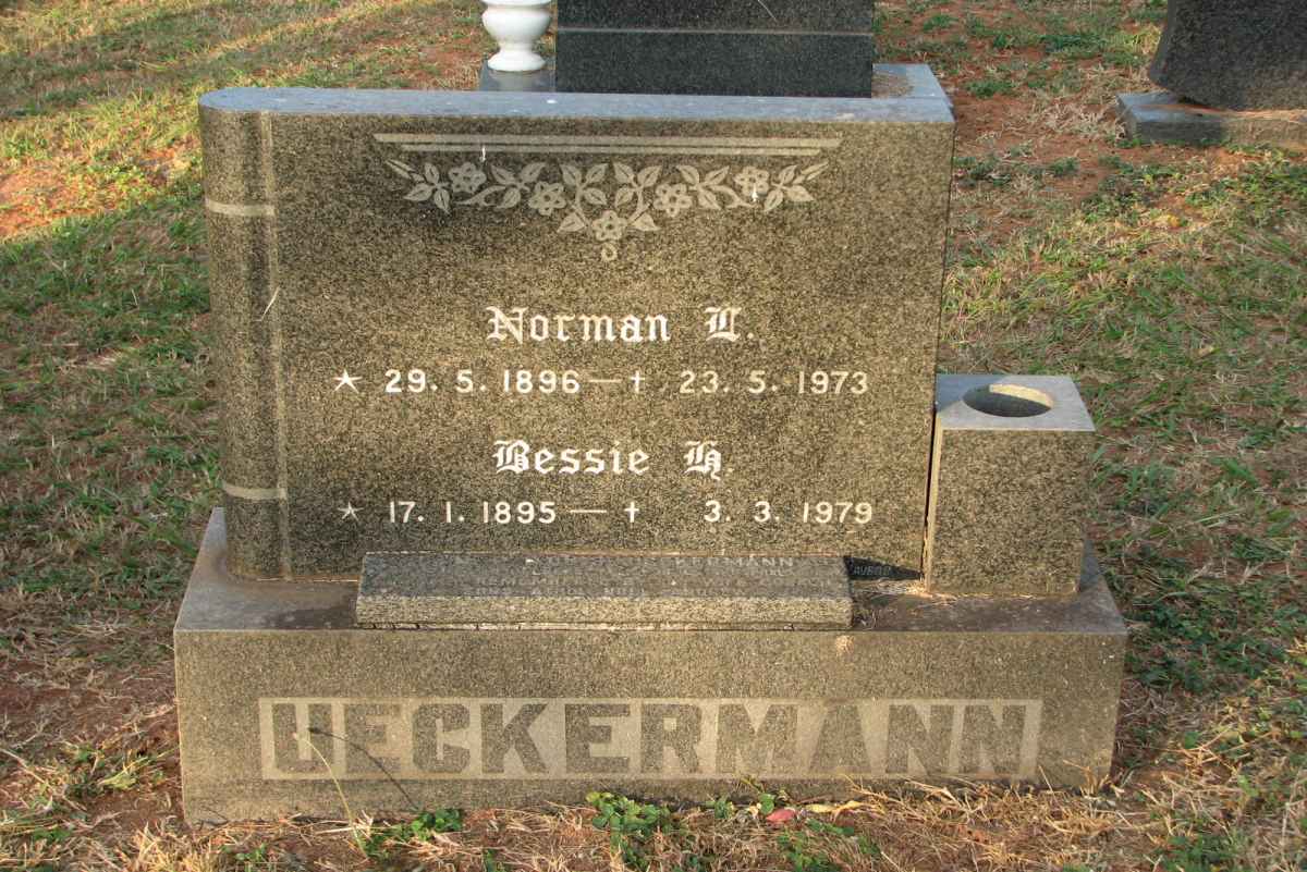 UECKERMANN Norman L. 1896-1973 &amp; Bessie H. 1895-1979