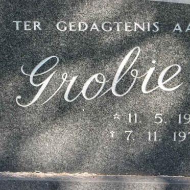 ? Grobie 1915-1977