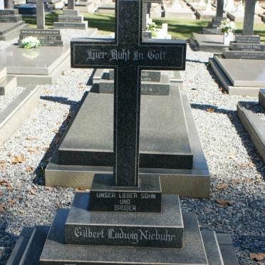 NIEBUHR Gilbert Ludwig 1953-1972