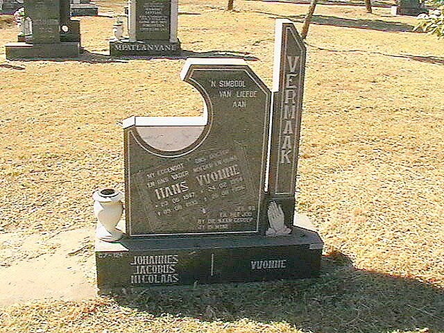 VERMAAK Johannes Jacobus Nicolaas 1947-???? &amp; Yvonne 1954-????