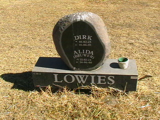 LOWIES Dirk 1925-2001 &amp; Alida BRUWER 1924-2000
