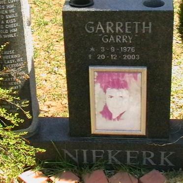 NIEKERK Garreth, van 1976-2003