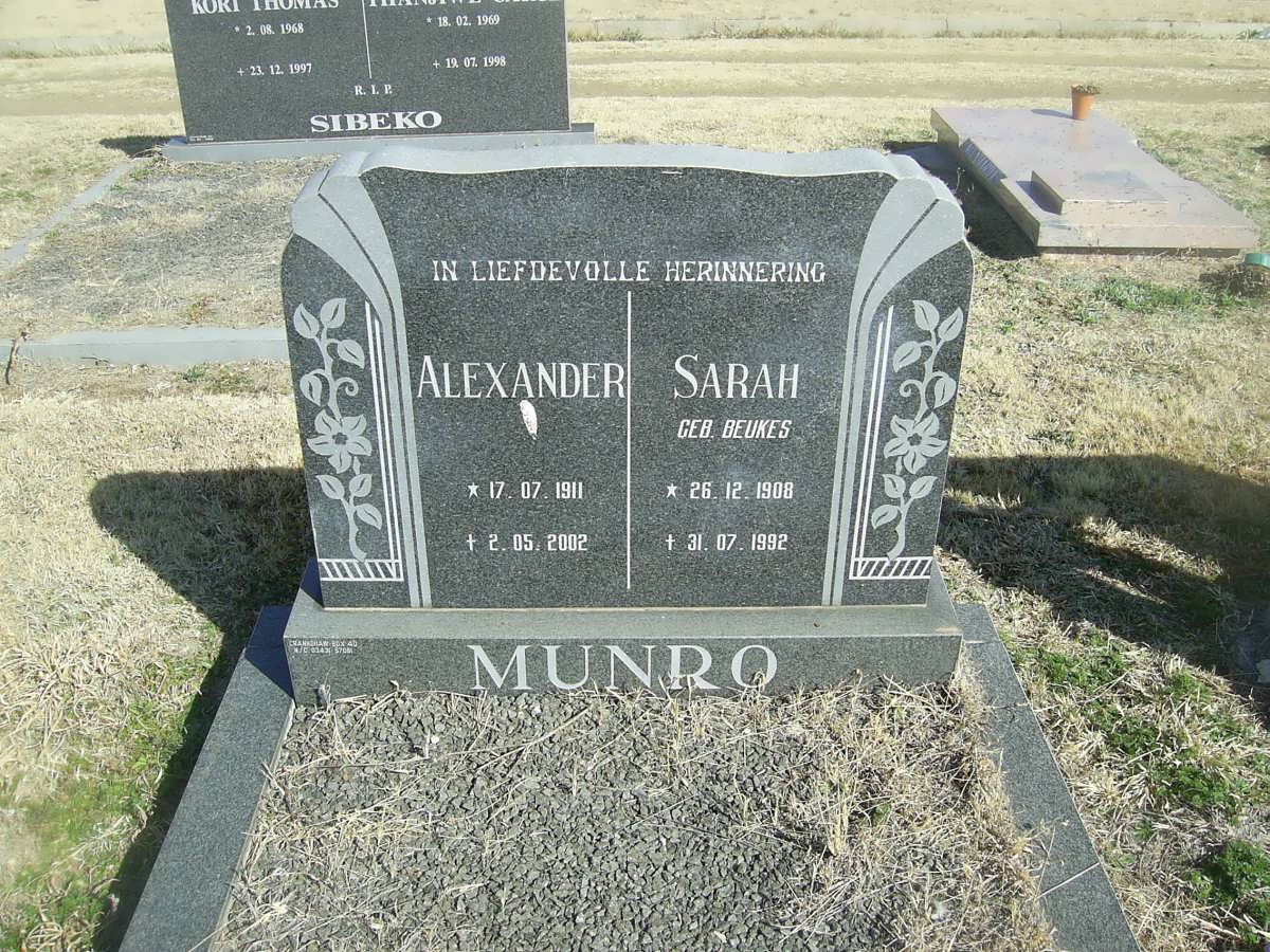 MUNRO Alexander 1911-2002 &amp; Sarah BEUKES 1908-1992