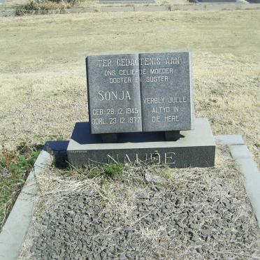 NAUDE Sonja 1945-1977