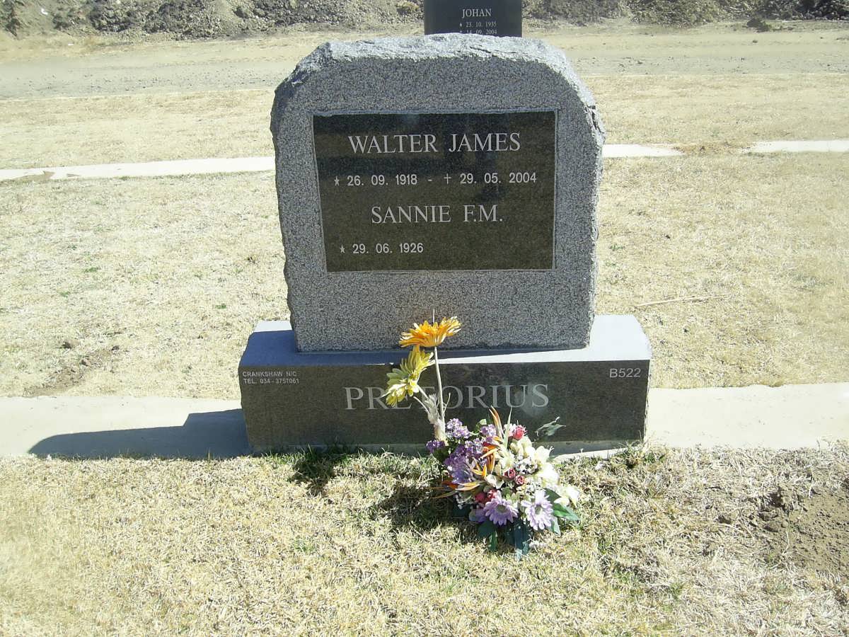 PRETORIUS Walter James 1918-2004 &amp; Sannie F.M. 1926-