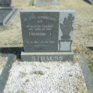 STRAUSS Frederik J. 1917-1993