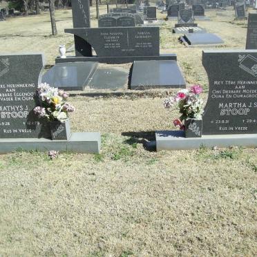 STOOP Mathys J. 1928-1973 &amp; Martha J.S. 1931-2002