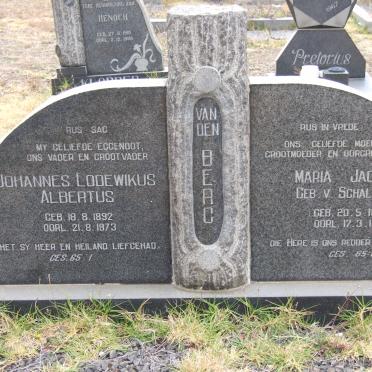 BERG Johannes Lodewikus Albertus, van den 1892-1973 &amp; Maria Jacoba v. SCHALKWYK 1899-1986