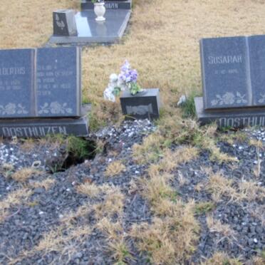 OOSTHUIZEN Albertus 1926-1981 &amp; Susarah 1926-