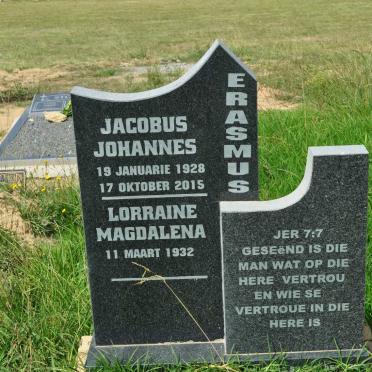ERASMUS Jacobus Johannes 1928-2015 &amp; Lorraine Magdalena 1932-