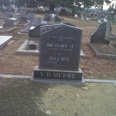 MERWE Dietloff J., v.d. 1907-1986 &amp; Dina M.E. 1908-