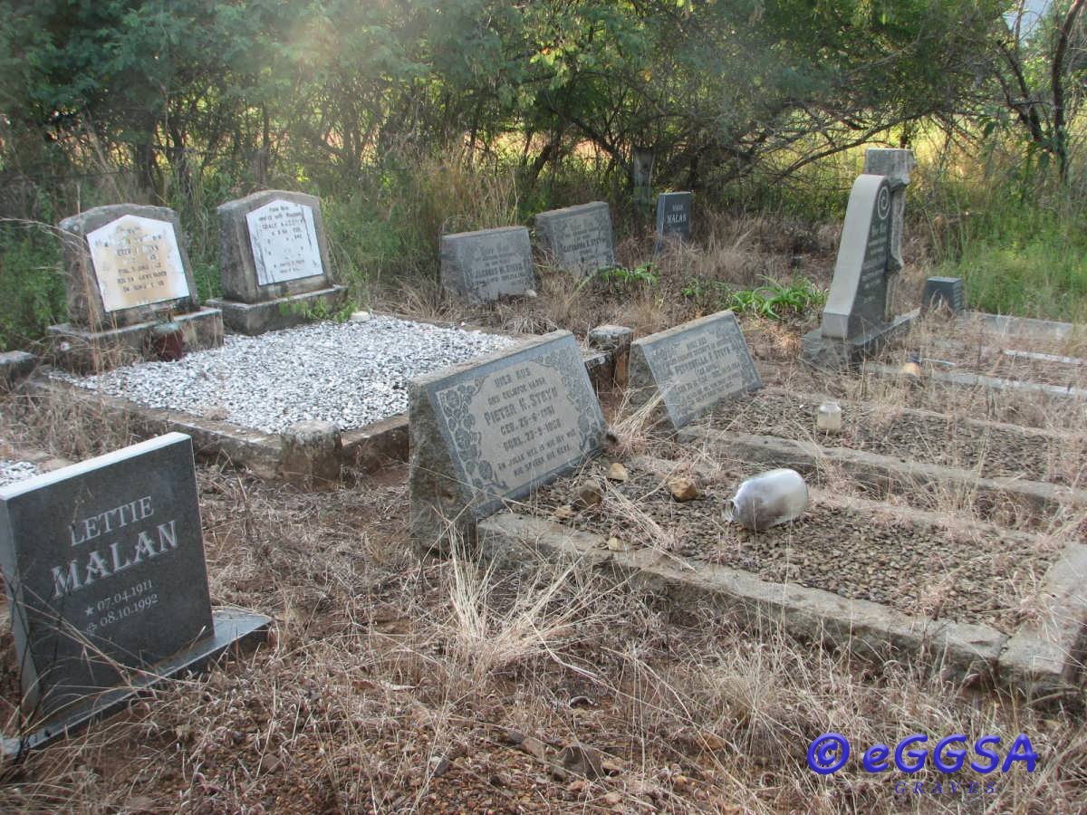 1. Overview inside the cemetery