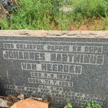 Mpumalanga, BELFAST district, Wonderfontein, Generaalsdraai 423, farm cemetery_1