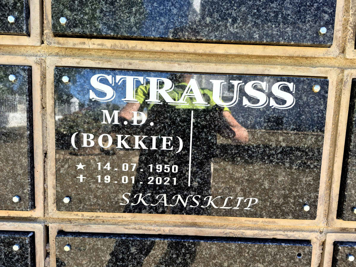 STRAUSS M.D. 1950-2021