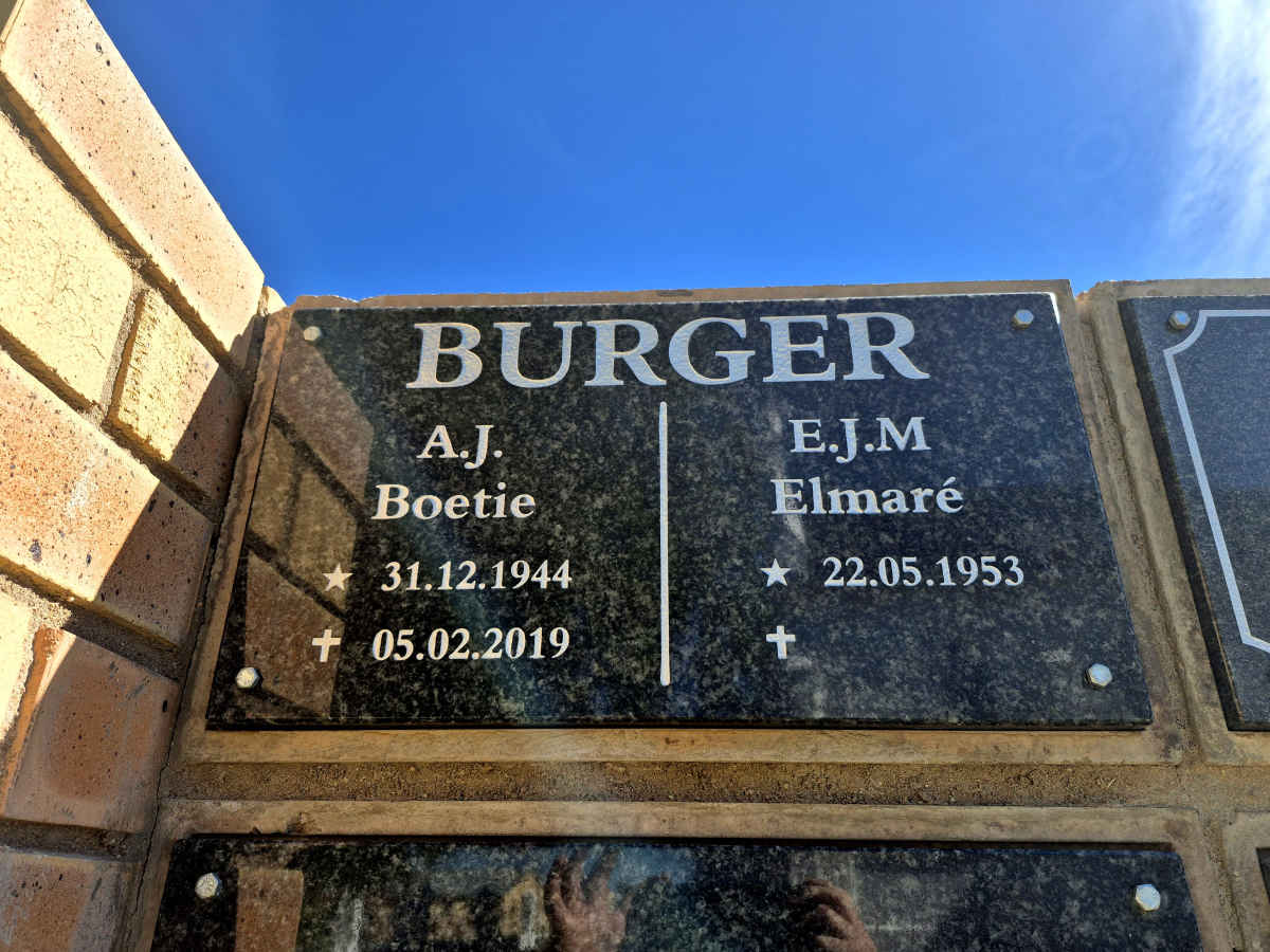 BURGER A.J. 1944-2019 & E.J.M. 1953-