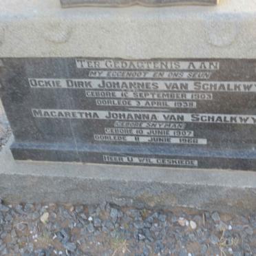 SCHALKWYK Ockie Dirk Johannes, van 1903-19?8 &amp; Magaretha Johanna OBERHOLSTER nee SNYMAN 1907-1966