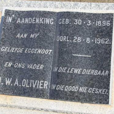 OLIVIER J.W.A. 1896-1962 &amp; Hendrina J. 1903-1978