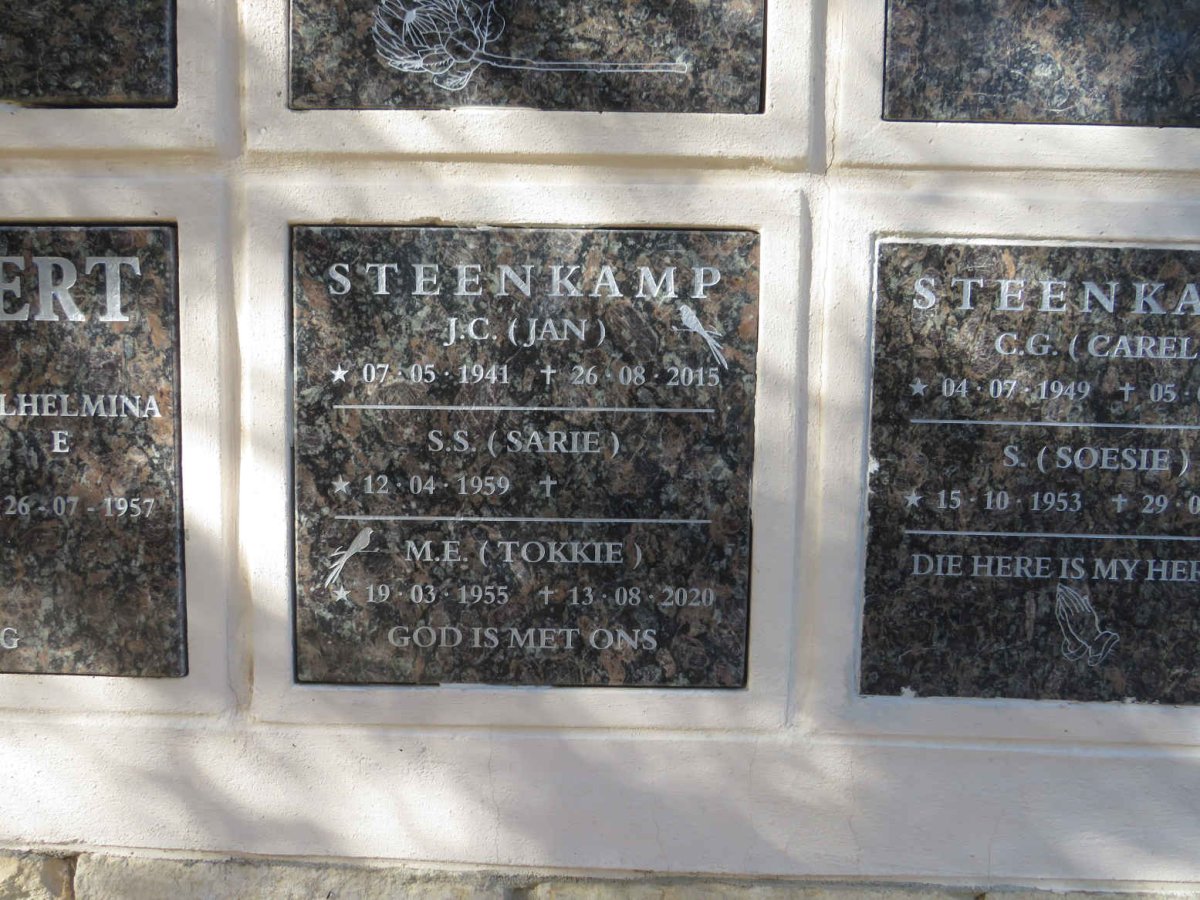 STEENKAMP J.C. 1941-2015 & S.S. 1959- :: STEENKAMP M.E. 1955-2020