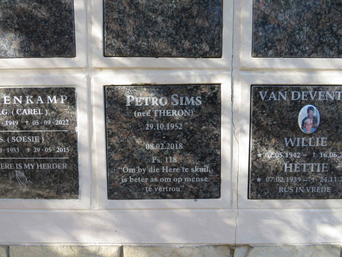 SIMS Petro nee THERON 1952-2018