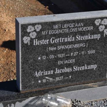 STEENKAMP Adriaan Jacobus 1927- &amp; Hester Gertruida SPANGENBERG 1931-1999