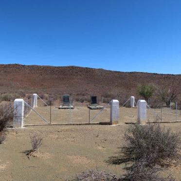 Northern Cape, CARNARVON district, Vanwyksvlei, Schiet Poort 64_2, Remainder portion Skietpoort, farm cemetery