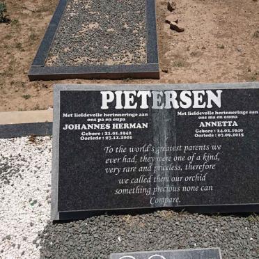 PIETERSEN Johannes Herman 1942-2001 &amp; Annetta 1940-2015