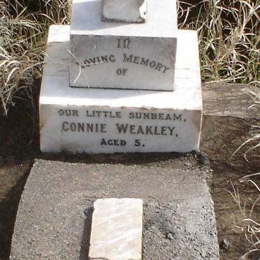 WEAKLEY Connie