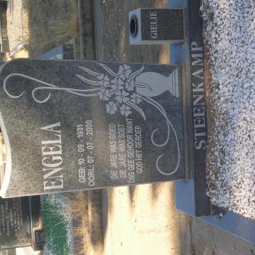 STEENKAMP Engela 1931-2000