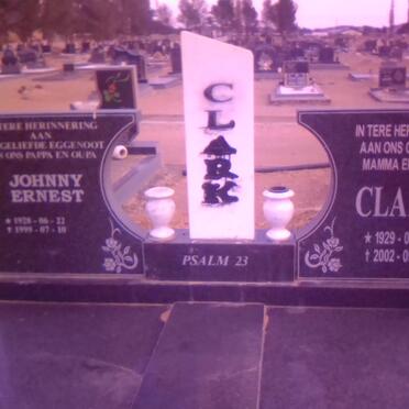CLARK Johnny Ernest 1928-1999 &amp; Clara 1929-2002