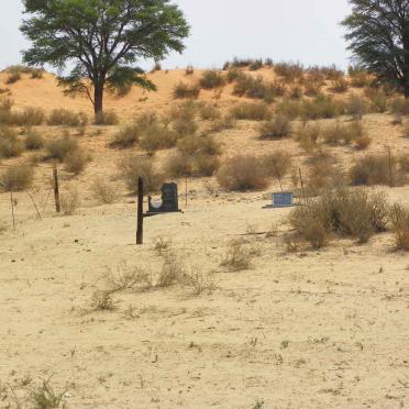 Northern Cape, GORDONIA district, Twee Rivieren, Mier 586_03,  Struis-se-dam, farm cemetery