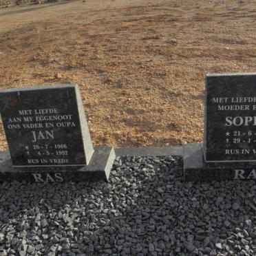 RAS Jan 1906-1992 &amp; Sophie 1911-2007