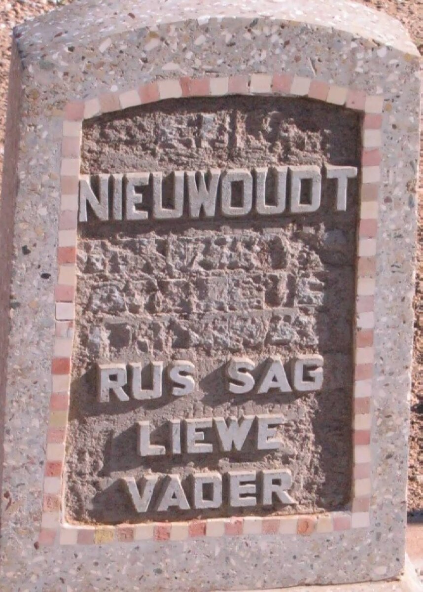 NIEUWOUDT