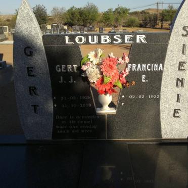 LOUBSER Gert J.J. 1928-2010 &amp; Francina E. 1932-