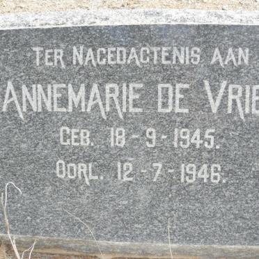 VRIES Annemarie, de 1945-1946