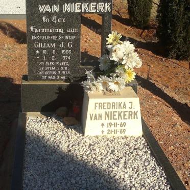 NIEKERK Giliam J.G., van 1966-1974 :: VAN NIEKERK Fredrika J. 1969-1969