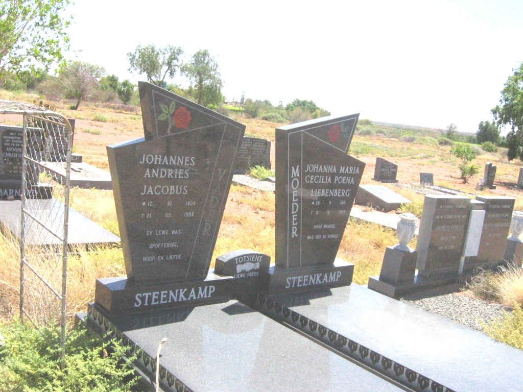 STEENKAMP Johannes Andries Jacobus 1904-1986 &amp; Johanna Maria Cecilia LIEBENBERG 1910-1997 