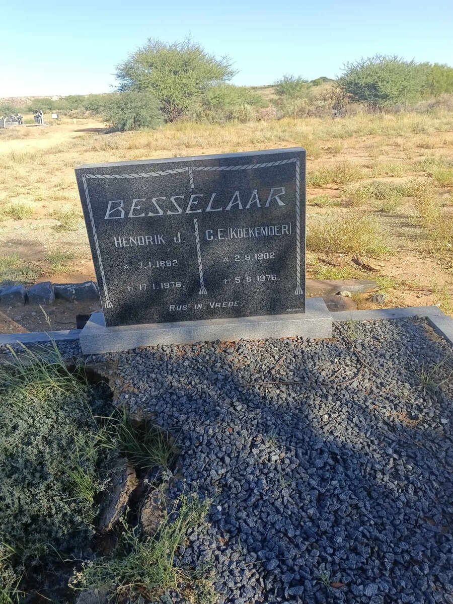 BESSELAAR Hendrik J. 1892-1976 & G.E. KOEKEMOER 1902-1976