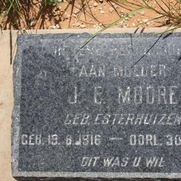 MOORE J.E. nee ESTERHUIZEN 1916-1969