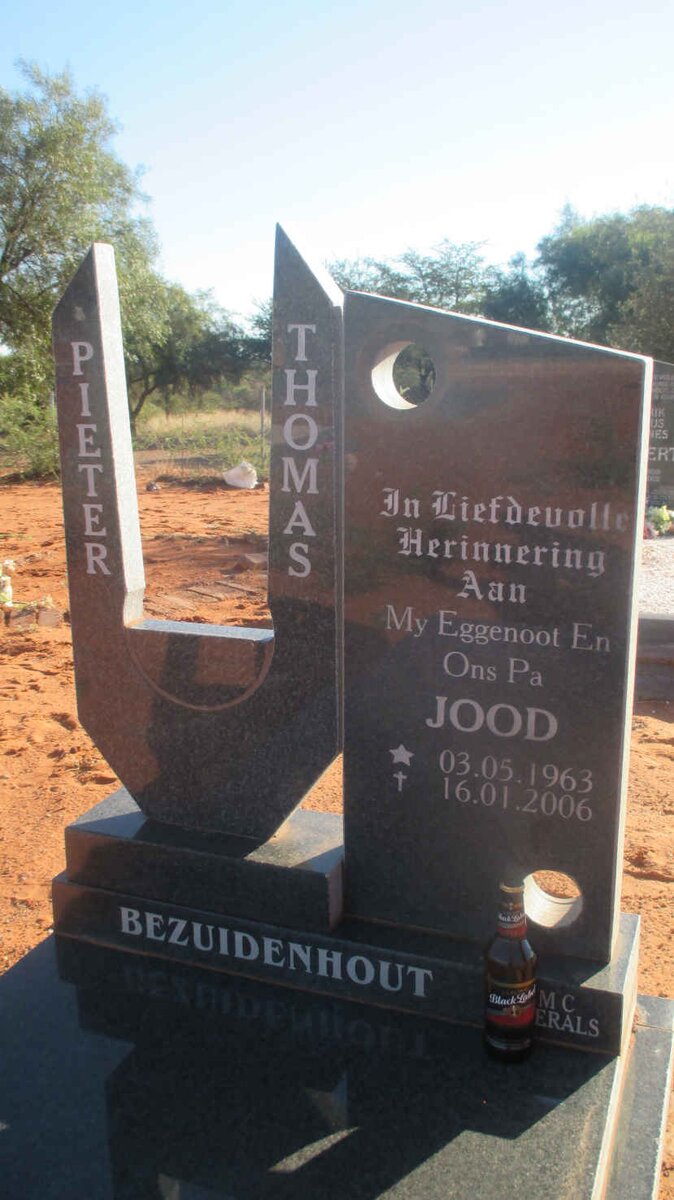 BEZUIDENHOUT Pieter Thomas 1963-2006