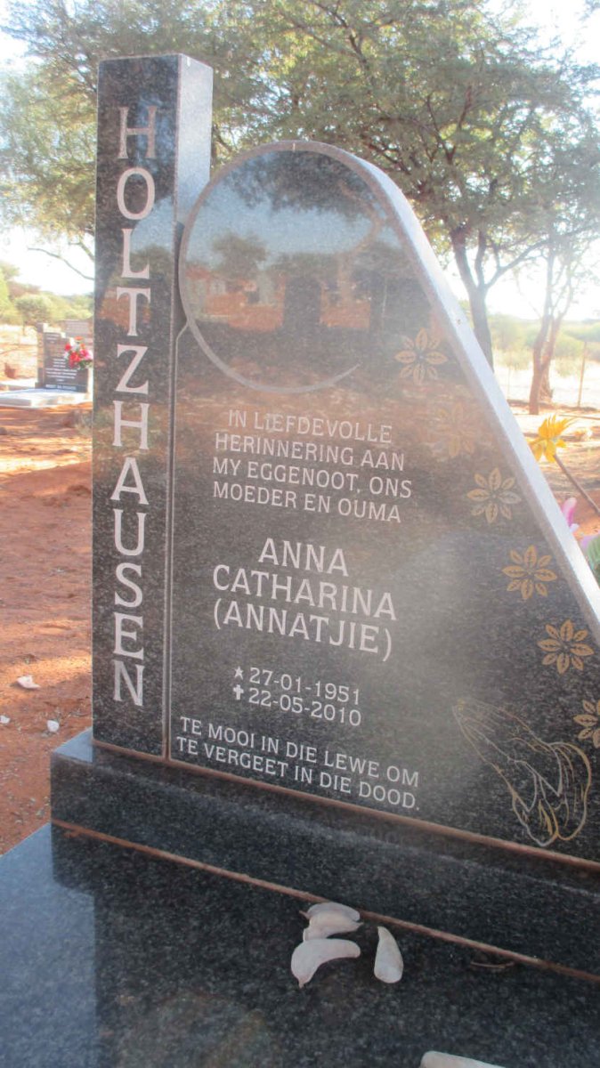 HOLTZHAUSEN Anna Catharina 1951-2010