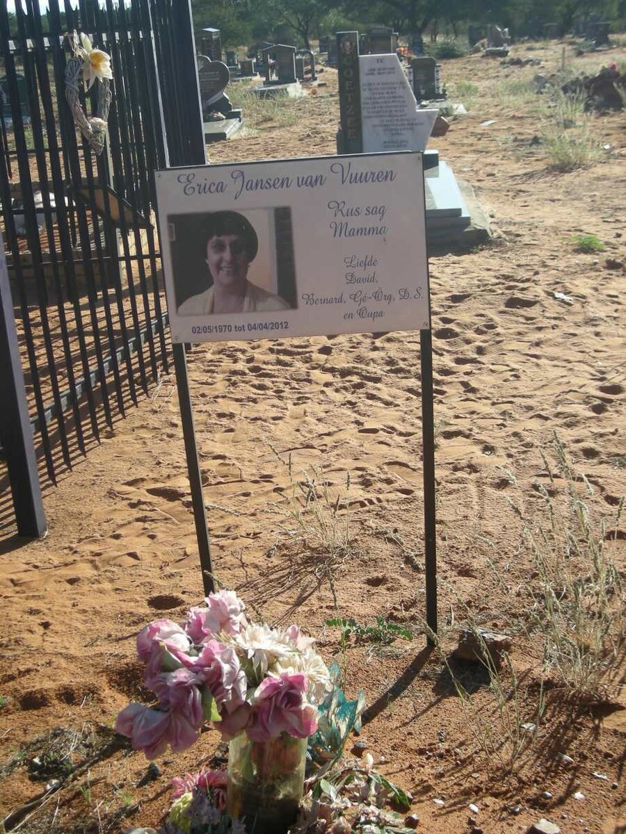 VUUREN Erica, Jansen van 1970-2012