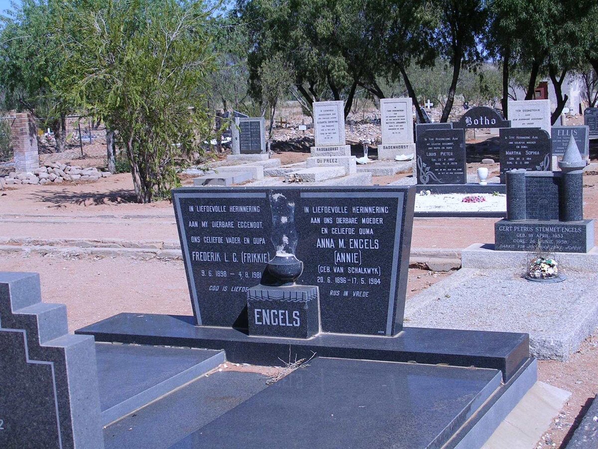 ENGELS Frederik L.C. 1898-1981 &amp; Anna M. VAN SCHALKWYK 1896-1984