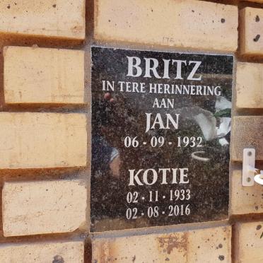 Northern Cape, KIMBERLEY, Bakenskop, NG-kerk, Muur van herinnering