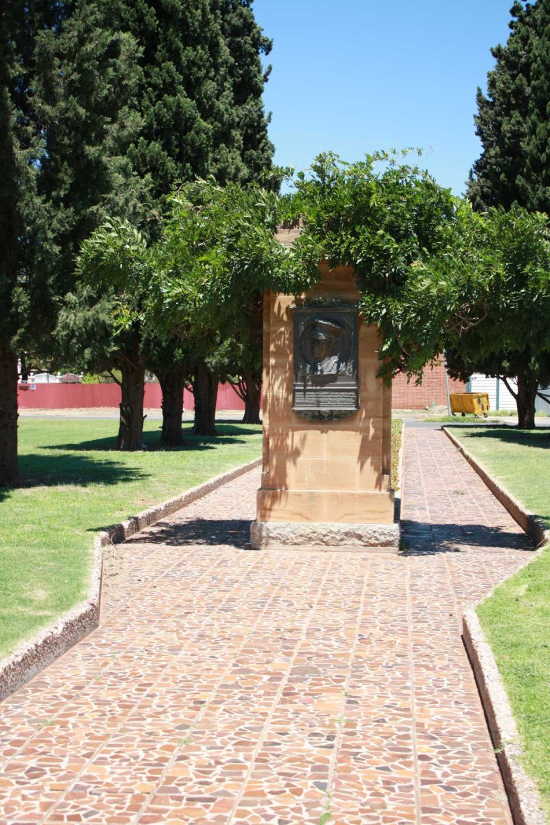 LUKIN Henry Timson 1860-1925