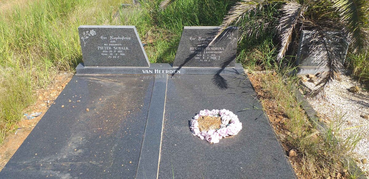 HEERDEN Pieter Schalk, van 1920-1996 & Hester Hendrina LABUSCHAGNE 1928-2020