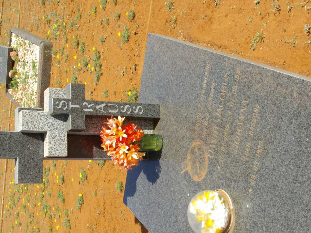 STRAUSS Dawid Jacobus 1935-1991 &amp; Johanna BASSON 1939-